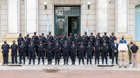 800policiassantafe.jpg